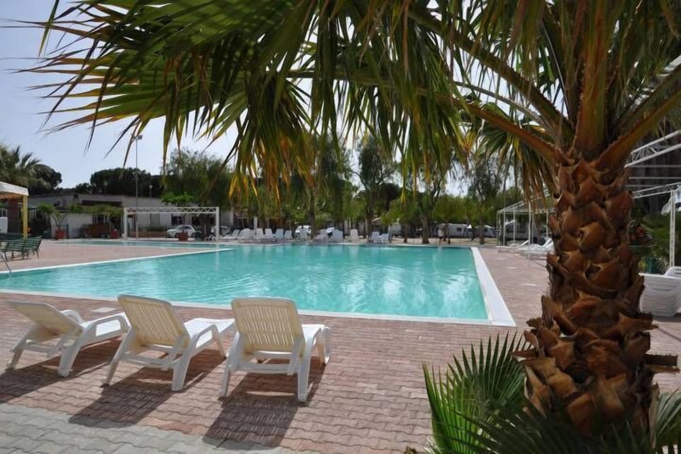 Seasonal outdoor pool