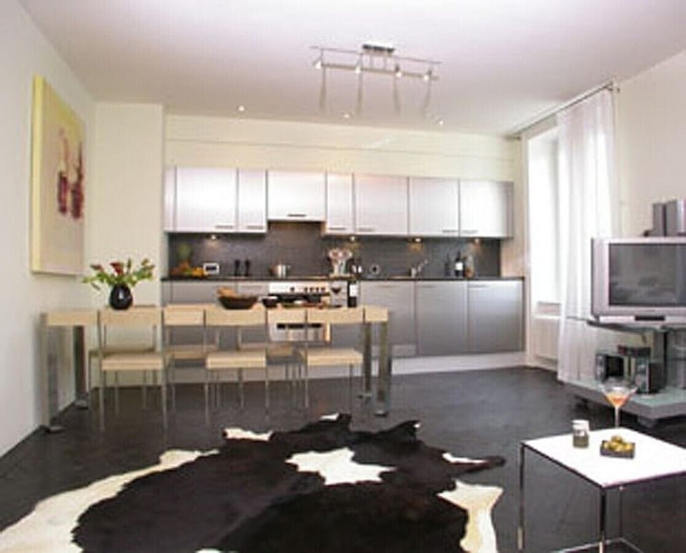 Senior Apartment, 2 Bedrooms, Balcony | Private kitchen | Fridge, microwave, stovetop, coffee/tea maker