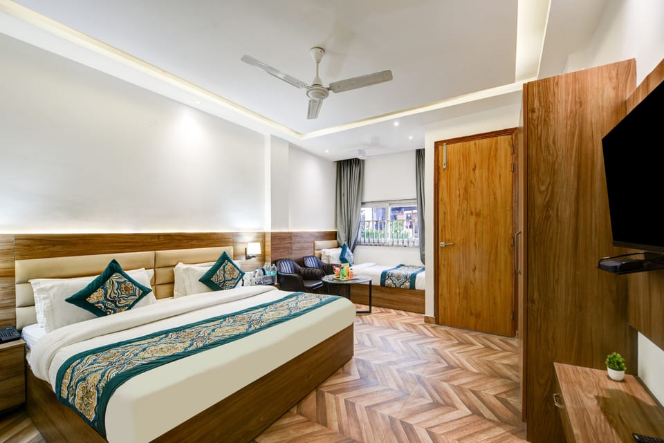 Executive Triple Room | Soundproofing, free WiFi, bed sheets