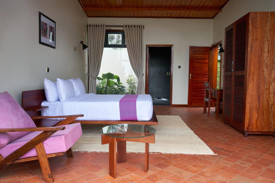 Deluxe Single Room, Courtyard View | Desk, laptop workspace, free WiFi