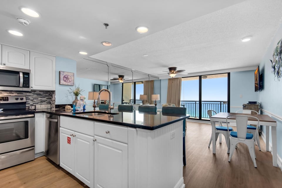 Condo, 1 King Bed with Sofa bed (SunDestin 1403) | Private kitchen | Oven, toaster