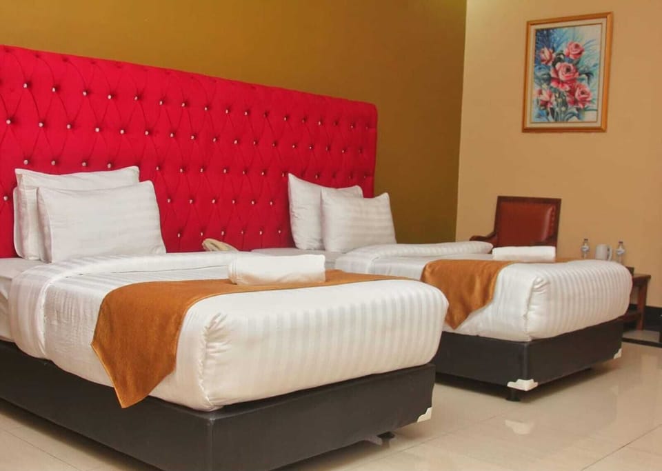 Superior Twin Room | Laptop workspace, free WiFi