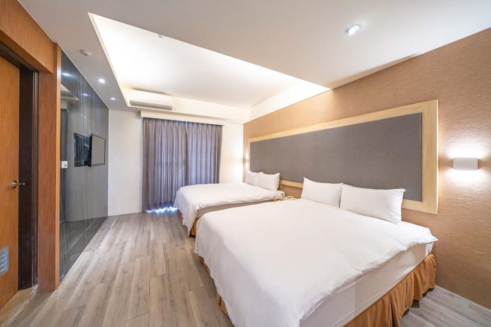 Classic Quadruple Room, City View | Free WiFi