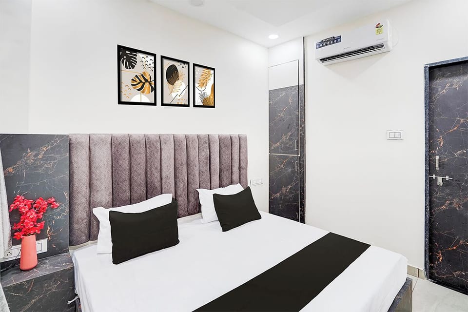 Deluxe Double Room | Rollaway beds (surcharge), WiFi (free), bed sheets