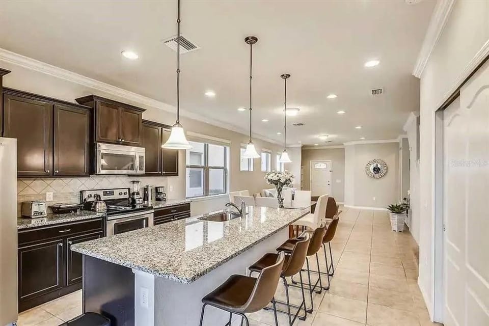 House | 5 bedrooms, desk, high-speed internet