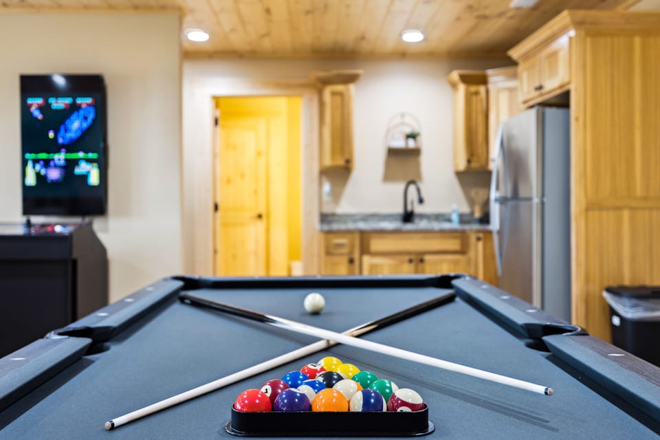 Cabin, 4 Bedrooms | Game room