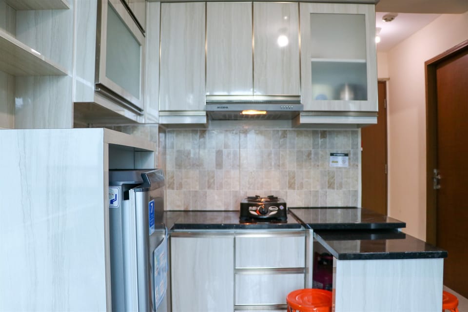 Apartment | Private kitchen | Fridge, stovetop, rice cooker, cookware/dishes/utensils