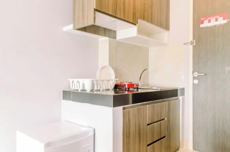 Apartment | Private kitchen | Mini-fridge, stovetop, rice cooker, cookware/dishes/utensils