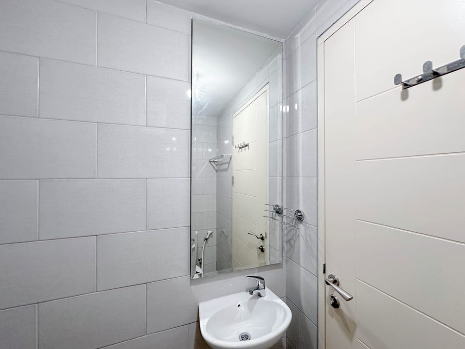 Standard Apartment | Bathroom