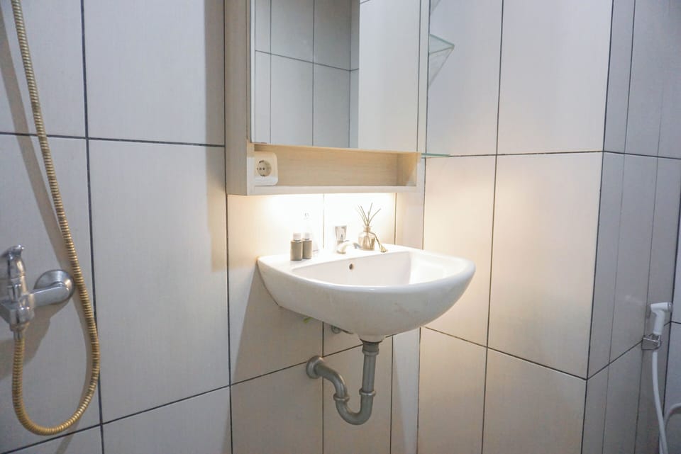 Comfy And Modern 2Br Grand Kamala Lagoon Apartment Apartment in West Java