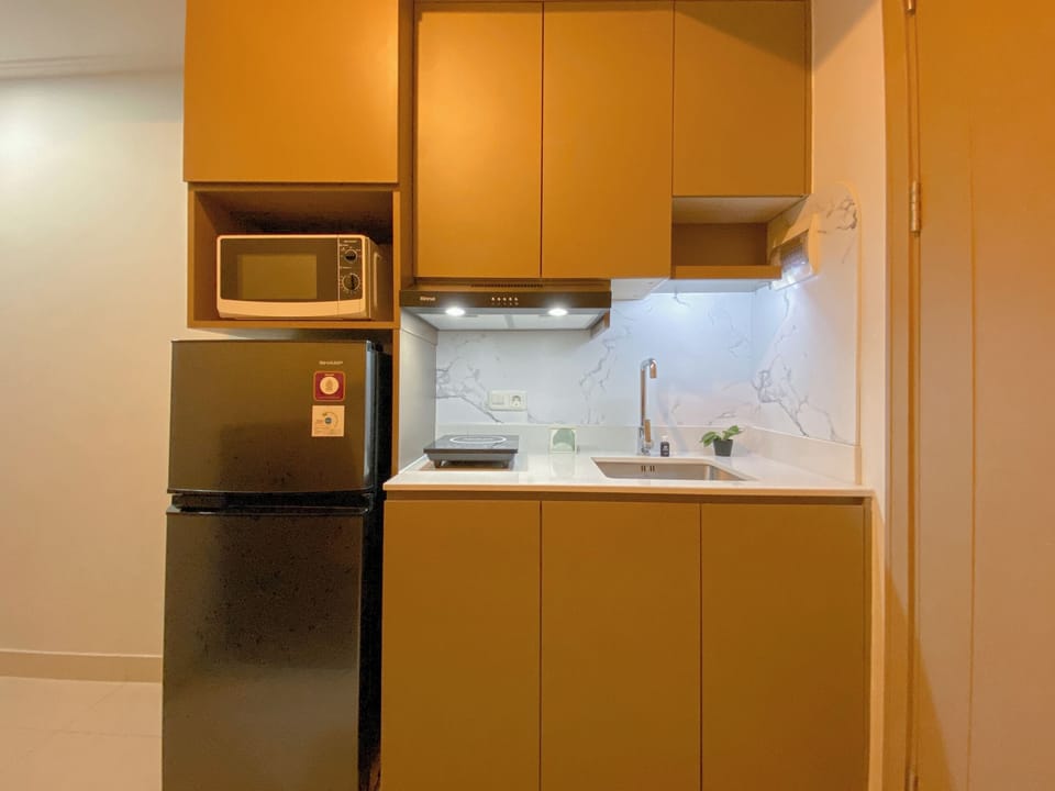 Apartment | Private kitchen | Fridge, microwave, stovetop, rice cooker