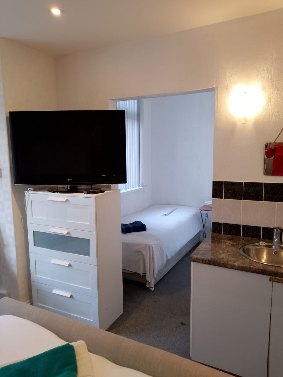 Triple Room | Iron/ironing board, free WiFi