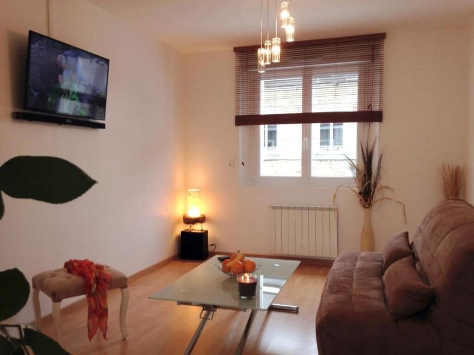 Apartment | Living area | TV