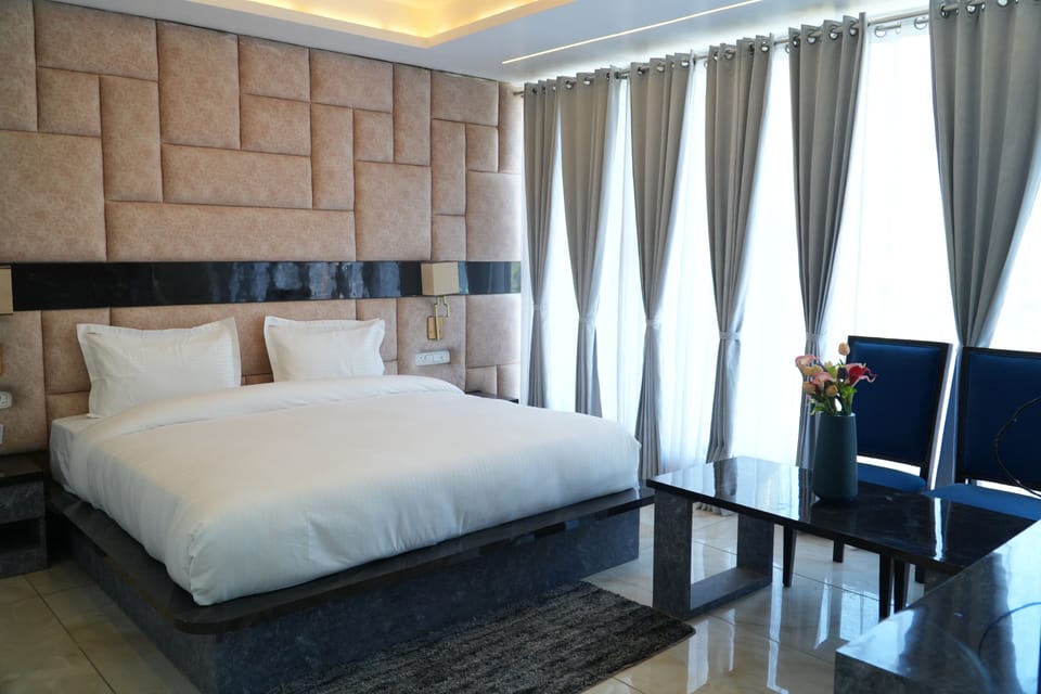 Presidential Room | Egyptian cotton sheets, premium bedding, down comforters