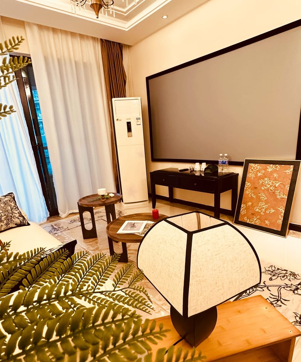 Superior Suite, Multiple Beds, Partial Ocean View, Oceanfront | Premium bedding, desk, laptop workspace, soundproofing