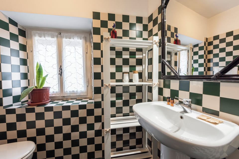 Basic Apartment | Bathroom | Free toiletries, hair dryer, bidet, towels