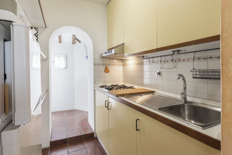 Basic Apartment | Private kitchen