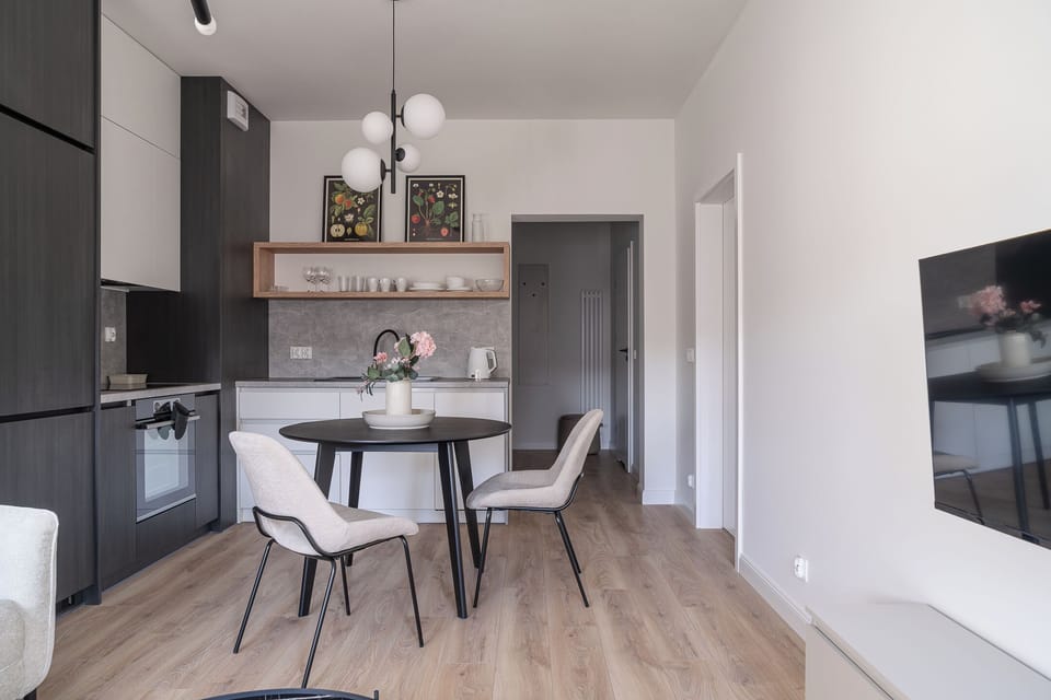 Apartment | Living area | Flat-screen TV