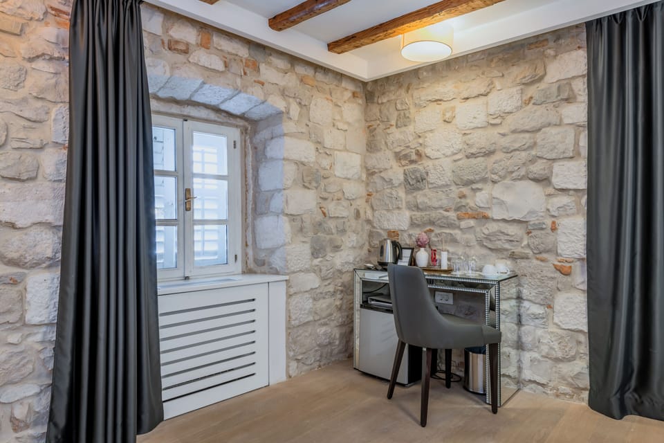 Deluxe Double Room | In-room safe, desk, blackout drapes, iron/ironing board