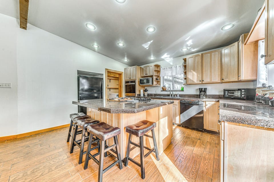 House (3 Bedrooms) | Interior