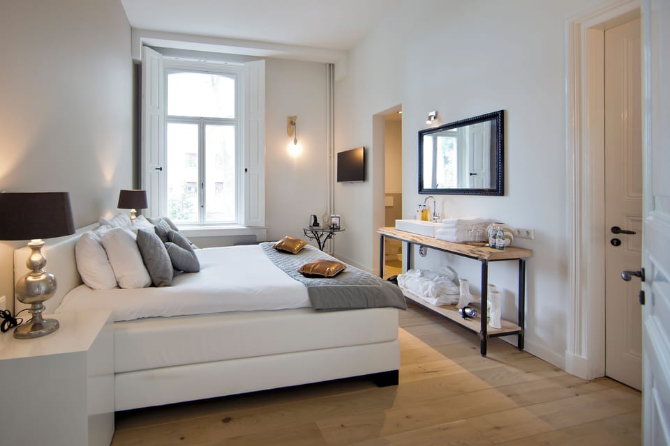 Deluxe Double Room | In-room safe, individually decorated, individually furnished, desk