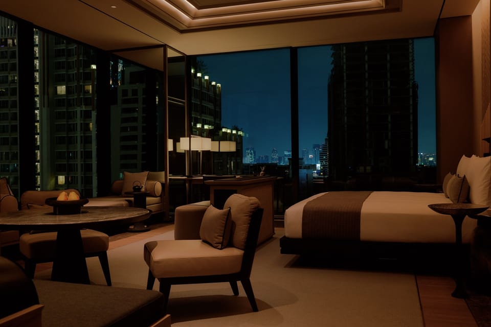 Suite, Corner | Desk, laptop workspace