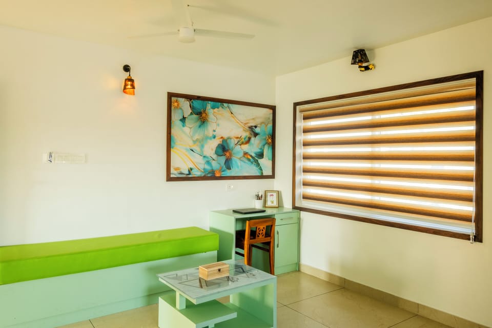 Luxury Studio, City View | Laptop workspace, free WiFi