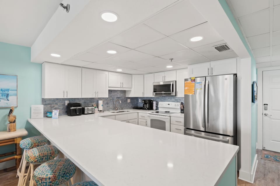 Condo, Multiple Beds, Balcony, Ocean View (Watercrest 605) | Private kitchen | Fridge, microwave, oven, stovetop