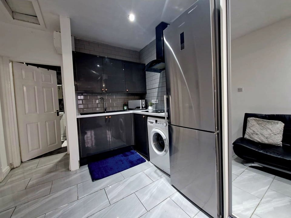 Apartment | Private kitchen | Fridge, microwave, stovetop, electric kettle