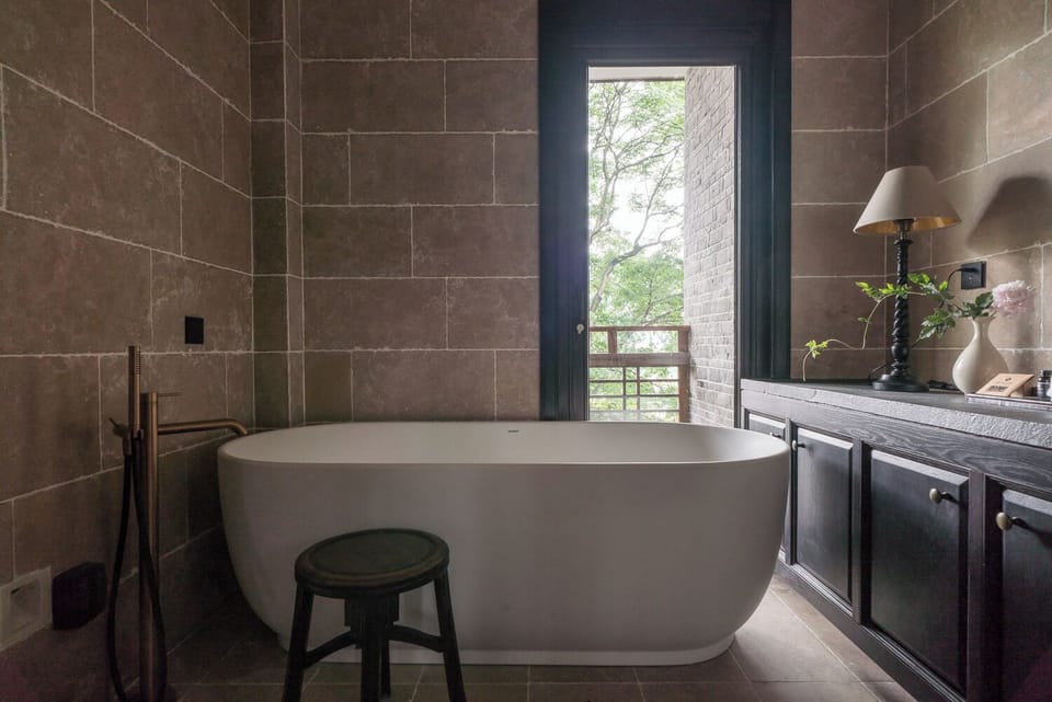 Exclusive Double Room, City View | Deep soaking bathtub