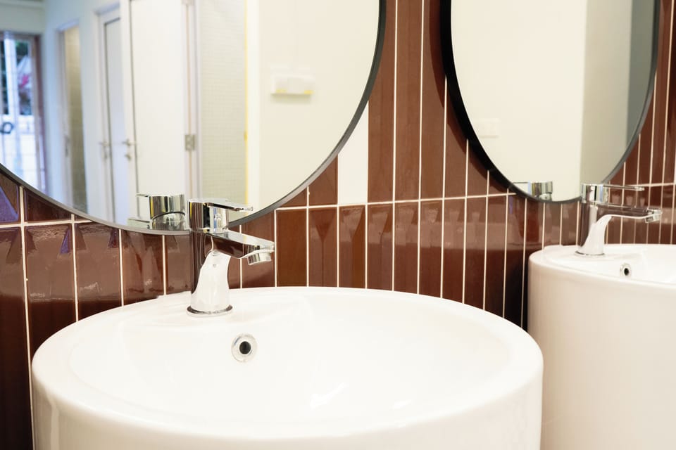Shower, bidet, towels, soap