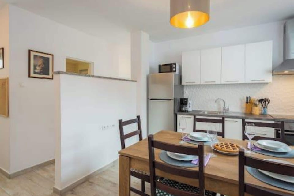 Standard Apartment, 2 Bedrooms, Microwave (Apartment Alice close to Pula centre) | Private kitchen
