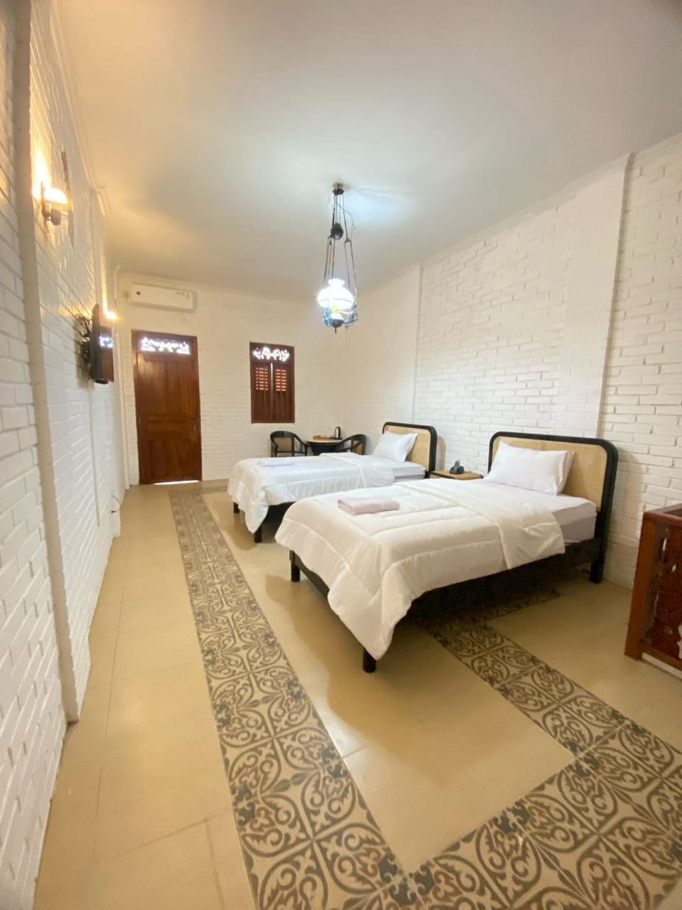 Family Room | Free WiFi