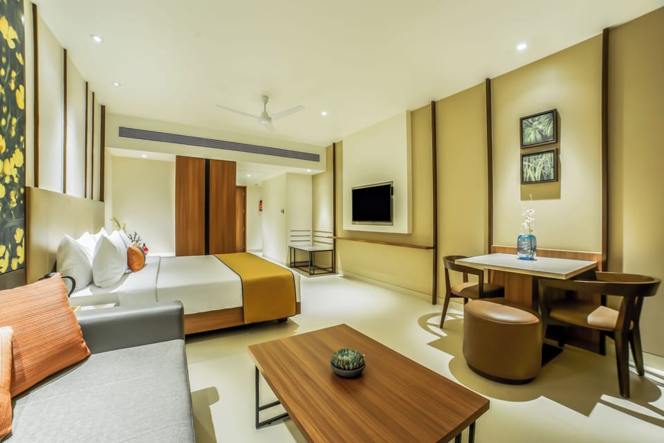 Superior Room | In-room safe, individually furnished, desk, laptop workspace