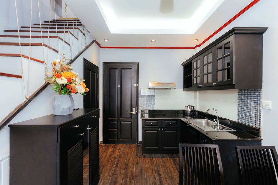 Deluxe Apartment | In-room safe, blackout drapes, free WiFi