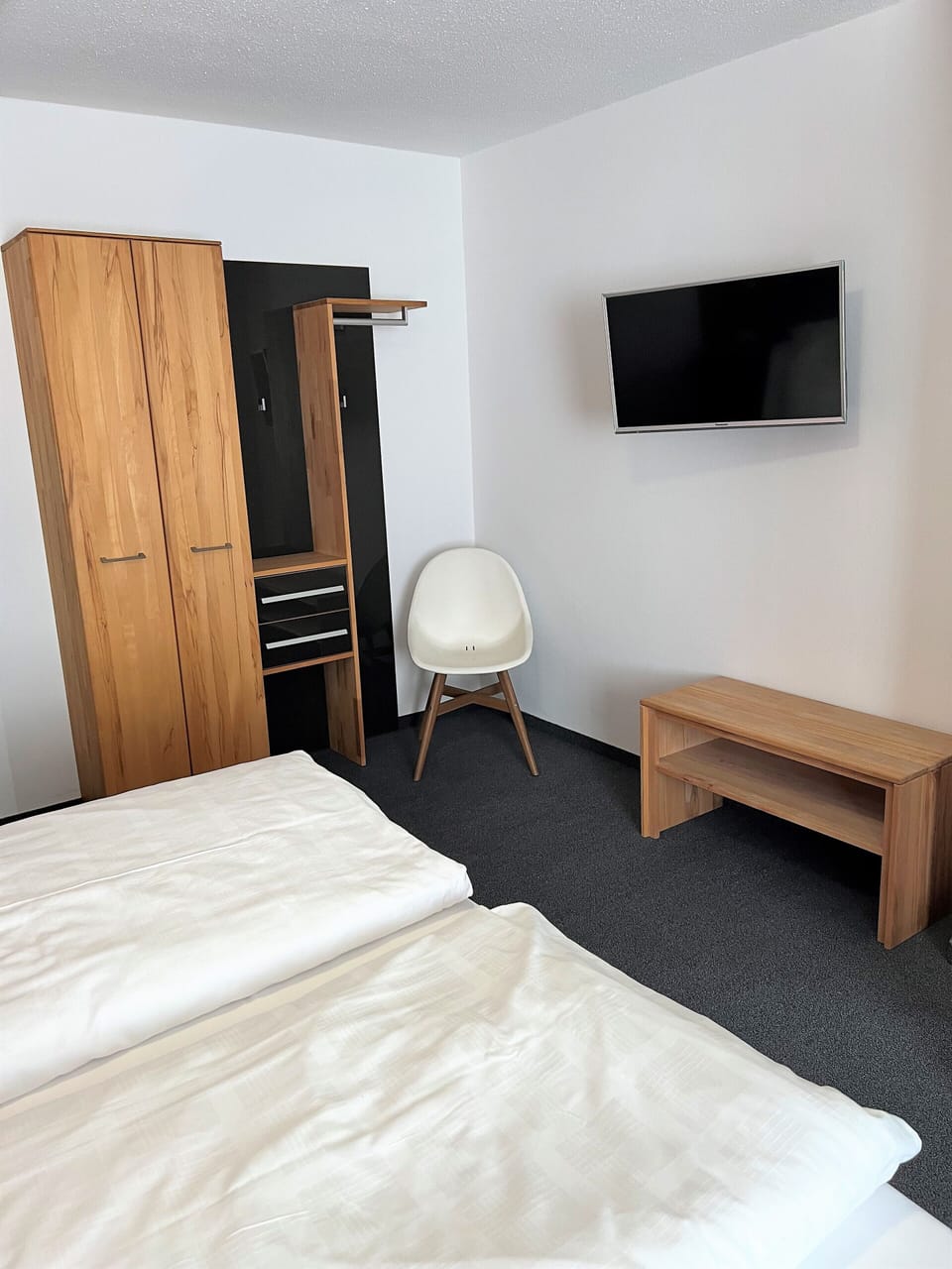 Classic Double Room | Living area | 60-cm TV with cable channels