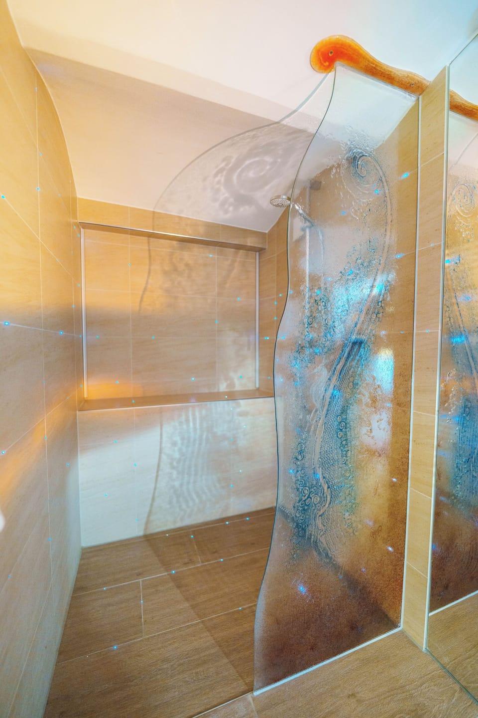 Classic Single Room | Bathroom | Shower, hair dryer, towels, soap