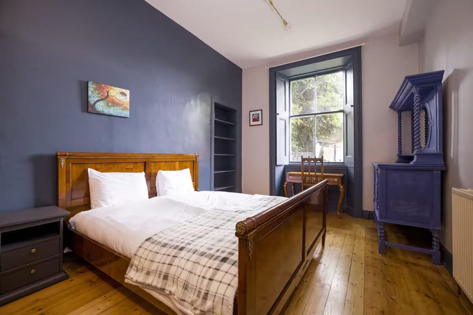 Splendid 2bed Apt near Haymarket Apartment in Edinburgh