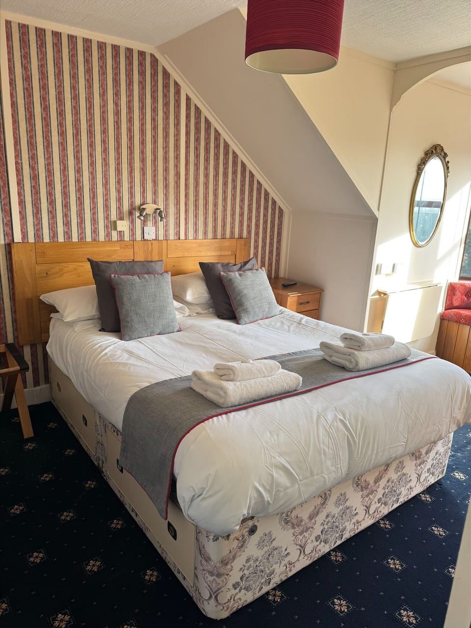 Standard Double Room | Desk, iron/ironing board, free WiFi