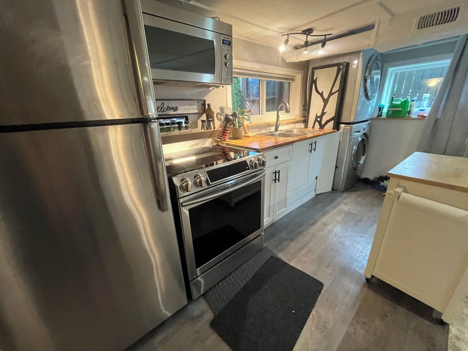 Shared fridge, microwave, oven, stovetop