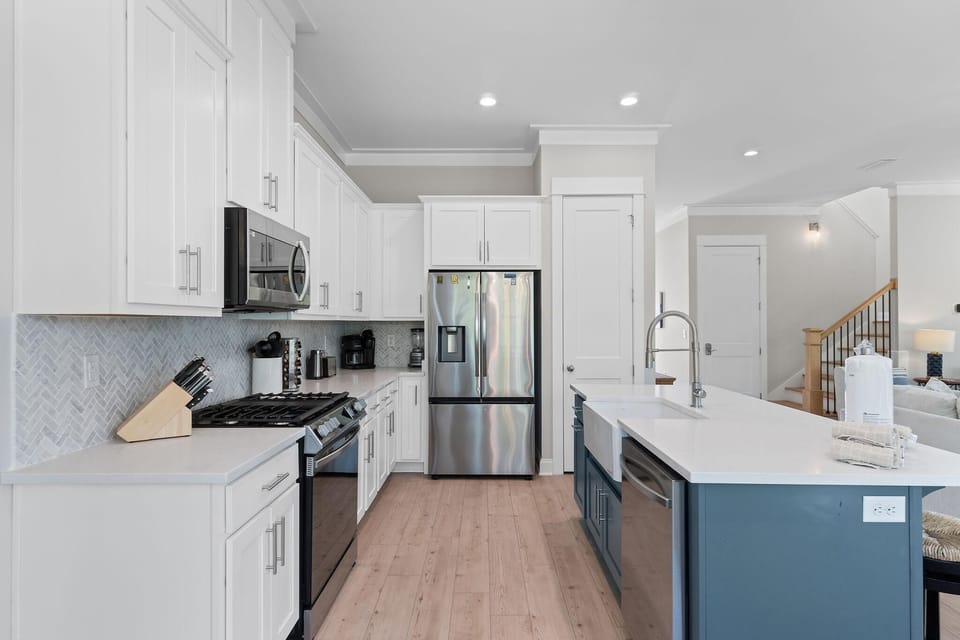 House, Multiple Beds (Bama Breeze at Summer Salt) | Private kitchen | Oven, toaster, paper towels