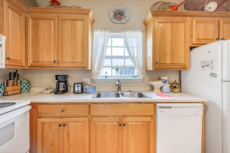House, Multiple Beds (The Rookery 1302) | Private kitchen | Oven, toaster