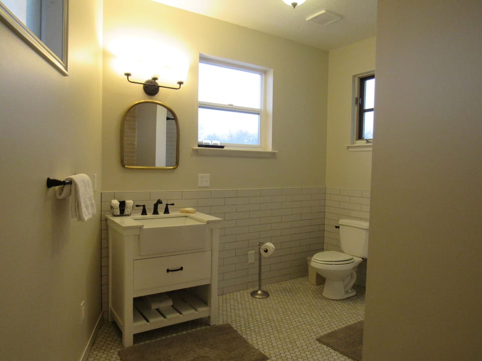 Standard Room | Bathroom