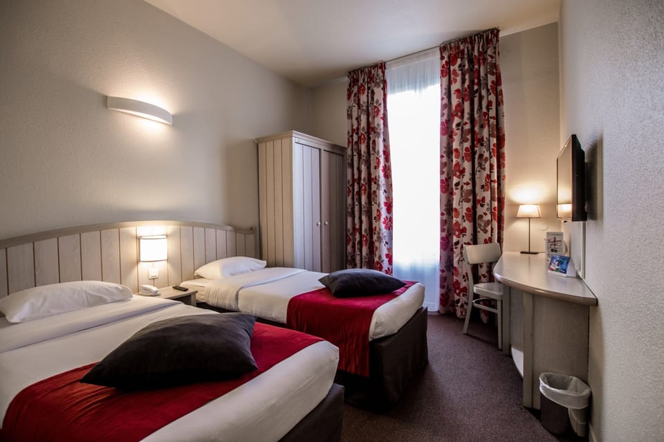Standard Room, 2 Twin Beds | View from room