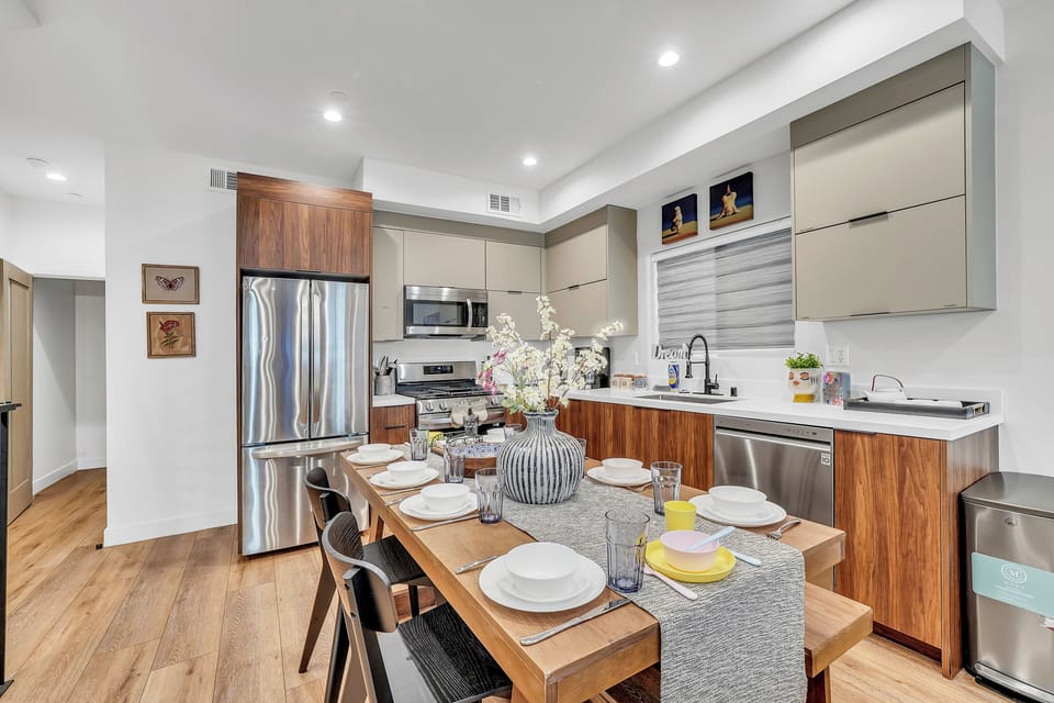 Superior Townhome, Non Smoking, Kitchen | Private kitchen | Coffee/tea maker, full-size fridge, microwave, oven