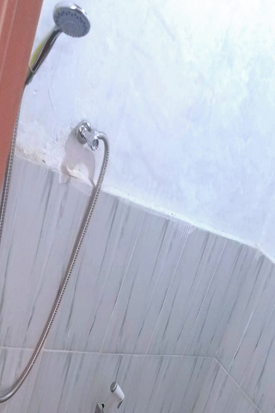 Superior Room | Bathroom | Shower, free toiletries, towels