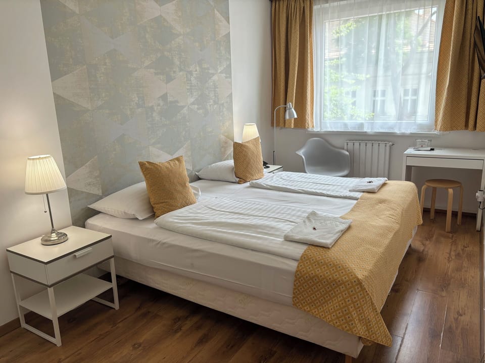 Superior Double or Twin Room, City View | In-room safe, desk, blackout drapes, soundproofing