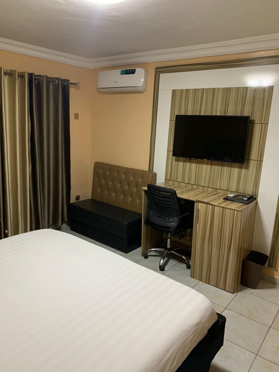 Deluxe Room | Desk, laptop workspace, free WiFi