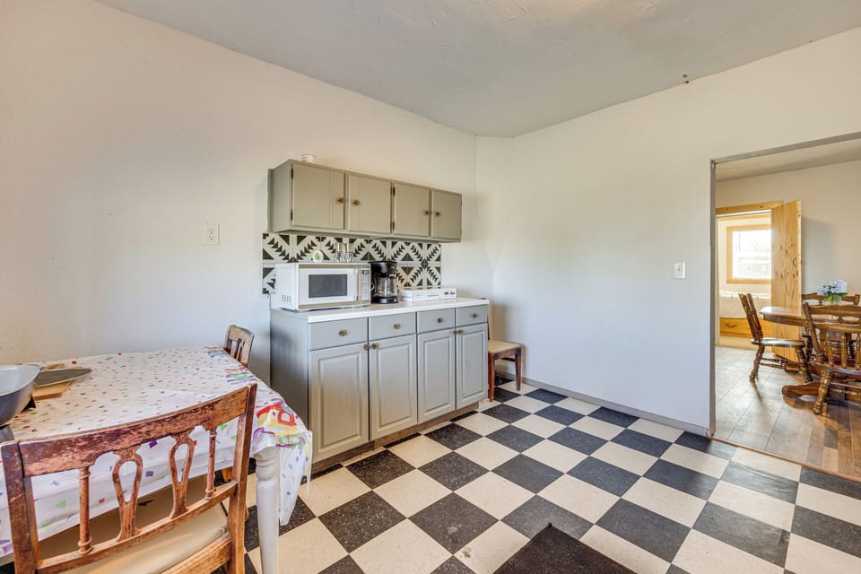 House (2 Bedrooms) | Interior