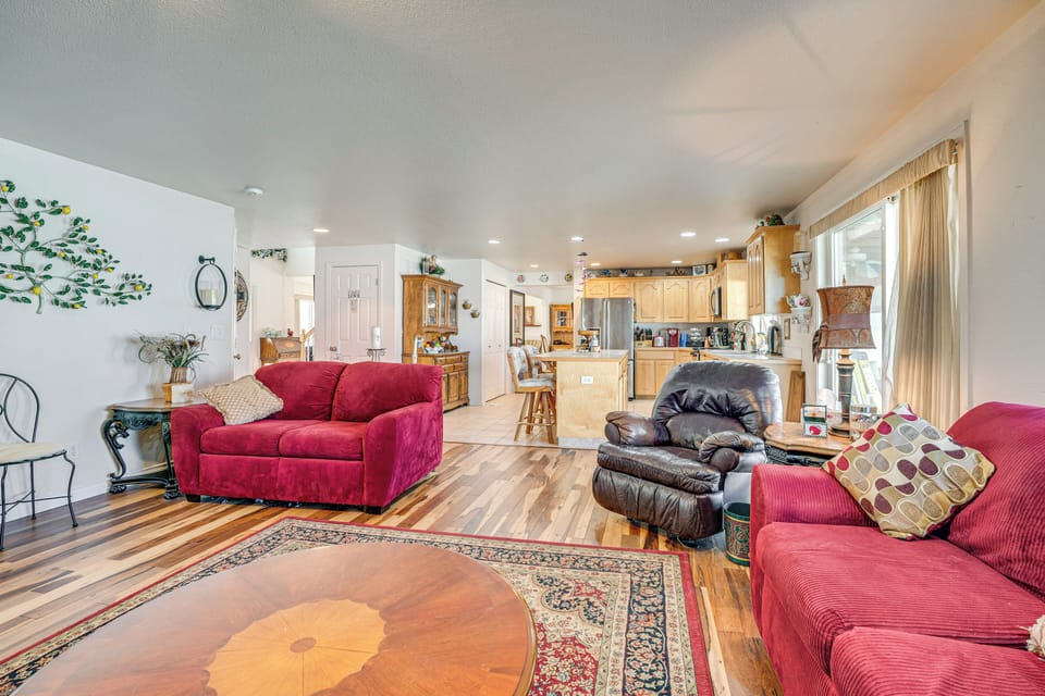 House (4 Bedrooms) | Interior